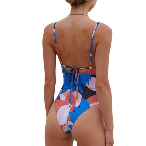 NWT MINKPINK Lukas One Piece Size Sz M (US 6) Tropical Blue Adjustable Straps - Picture 2 of 7